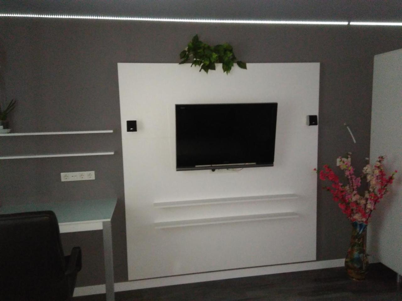 Смарт Квартира Метро Теремки, Республіка, Нвц, Феофанія, Магеллан Apartman Kijev Kültér fotó